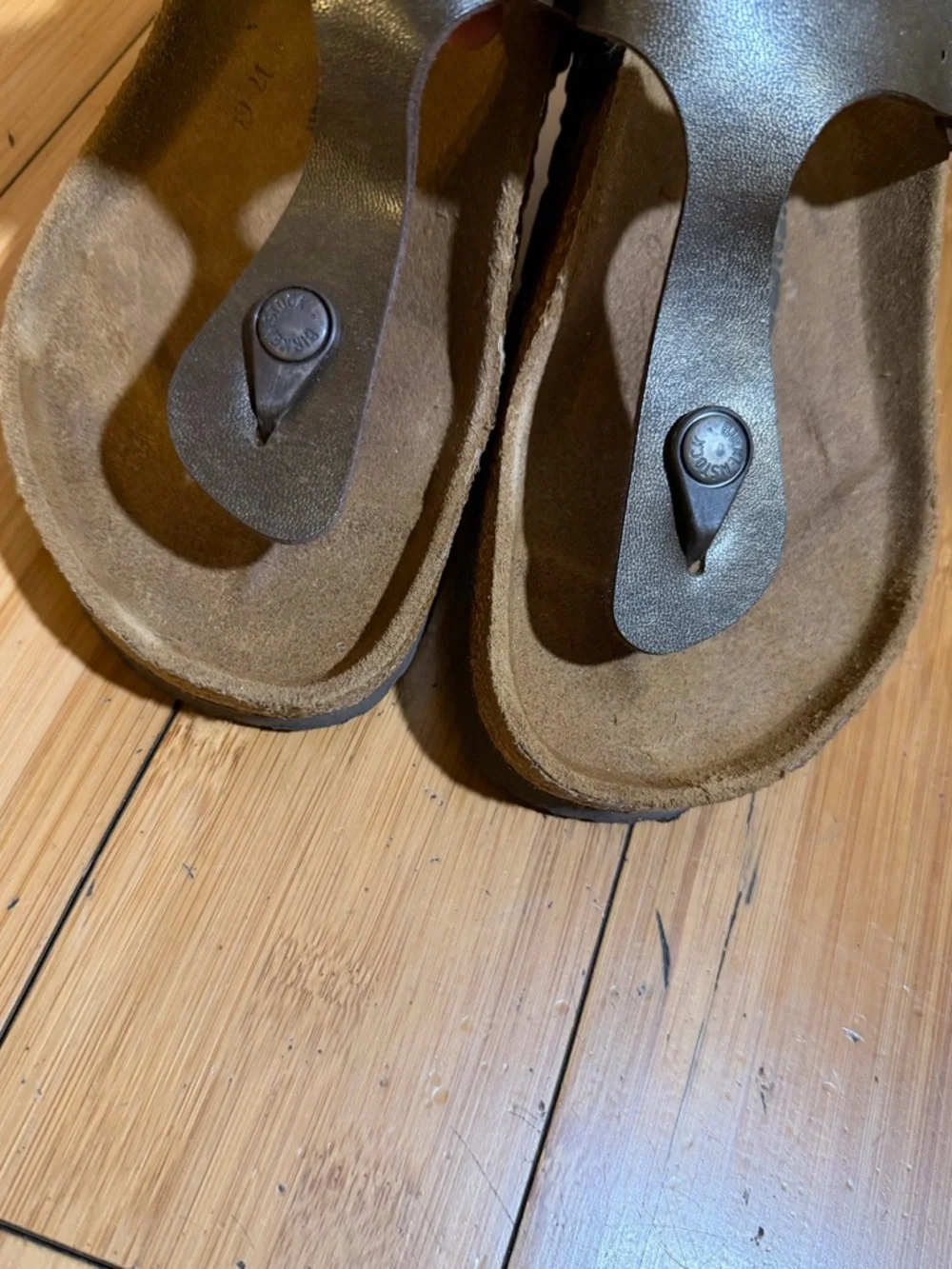 Birkenstock Gizeh Sandal Bronze Size 39 / 8-8.5 - Picture 4 of 16